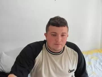 onewhiteboichub on Chaturbate 