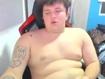 onewhiteboichub on Chaturbate 