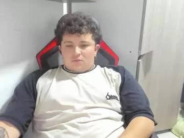 onewhiteboichub on Chaturbate 