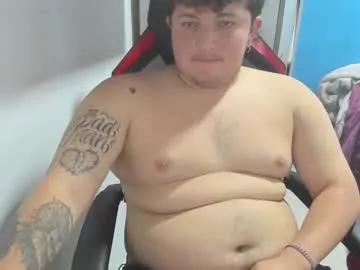 onewhiteboichub on Chaturbate 