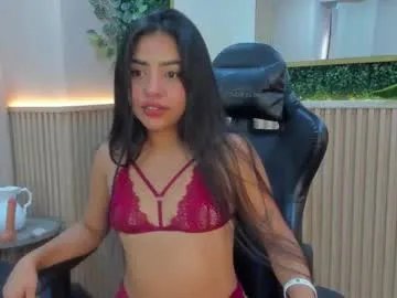 sophiegriffin_ — GOAL: suck dildo [349 tokens remaining] I'm the new girlCome around let's get to know each other #18 #natural #lovense #feet #squirt