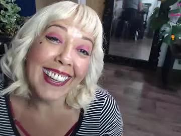 sunni_hottie on Chaturbate