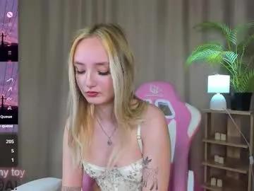 susan__clark — GOAL: lick finger [12 tokens remaining] Welcome to my room! Im Annie I'll be glad to fun you #feet #smalltits #blonde #lovense #shy