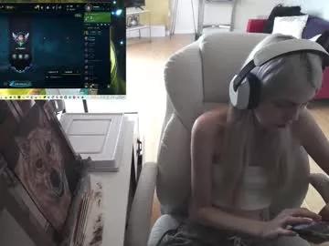 Freechat tinykylie on Chaturbate