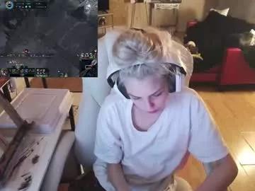 Freechat tinykylie on Chaturbate
