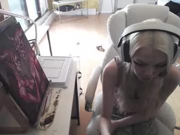 Freechat tinykylie on Chaturbate