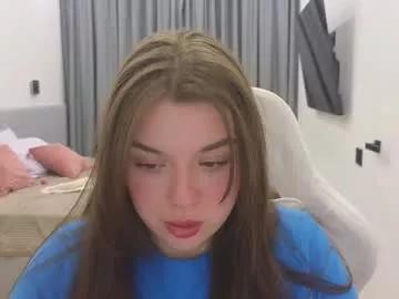 tutti_frutti_ on Chaturbate 