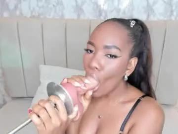 whitneyyfox's avatar