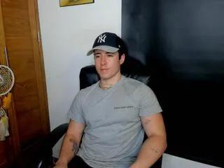 aaron_bain — Freechat on Flirt4Free