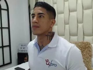 adan_reilly on Flirt4Free 