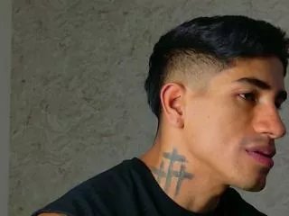 adan_reilly on Flirt4Free 