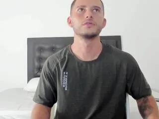 aharon_valentino — Freechat on Flirt4Free