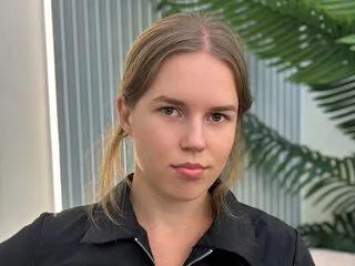 alida_brace — Freechat on Flirt4Free