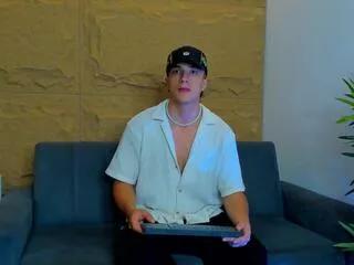 aslan_fox on Flirt4Free 