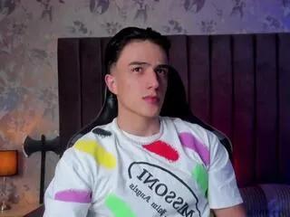 aslan_fox on Flirt4Free 
