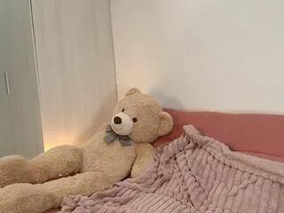 melanie_hank — Freechat on Flirt4Free