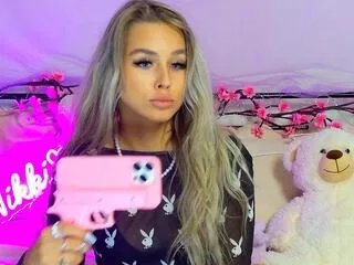 nikki_alman on Flirt4Free 