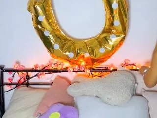 nikki_alman on Flirt4Free 