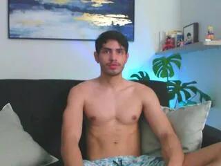 tyler_lions — Freechat on Flirt4Free