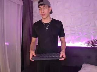 zairon_rouge on Flirt4Free 