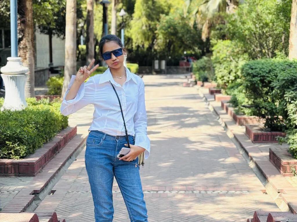 LiveJasmin AmairaSingh is Freechat AmairaSingh — i love hard cock and than wet with tougne than inside my mouth . i love role play also and wating hard cocks.