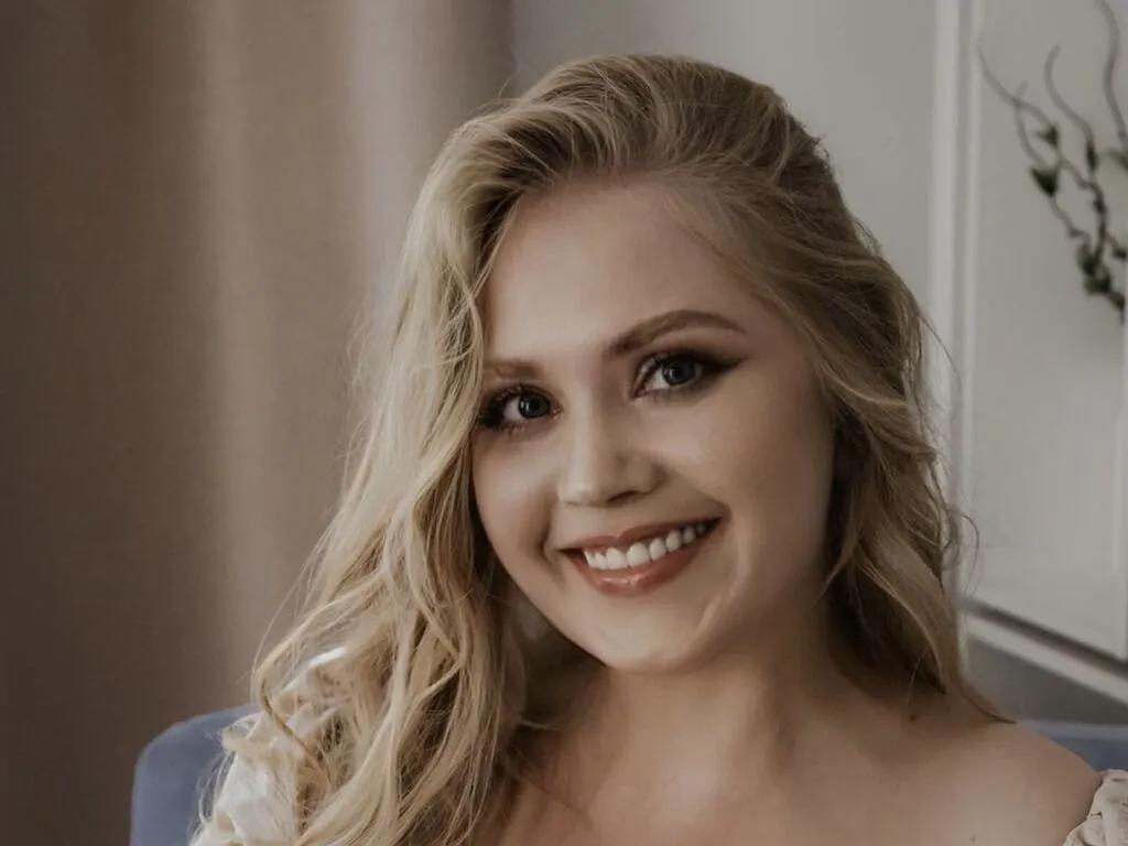 AnnabelleWill — Fun people who you can make me think, make me laugh (the silliest possible jokes is my personal preference), and make me moan, wiggle and cum :)