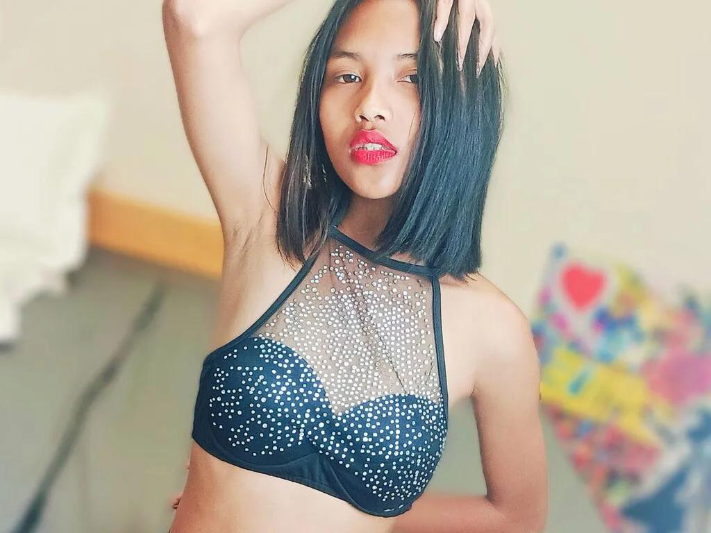 LiveJasmin AnnahPinkie is Group AnnahPinkie — Les moments o l'envie devient impossible  cacher...Faire monter la tension, doucement mais srement.