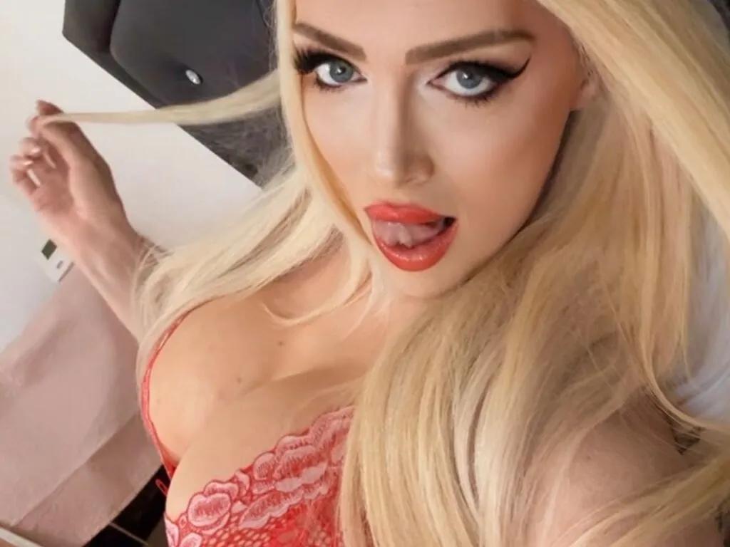 BarbiBentley — I love great banter, fun guys who know what they want, manners, great smile and humour goes a long way for me.