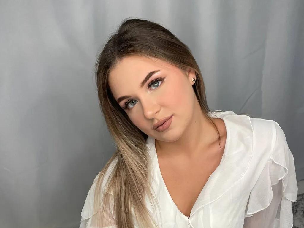 BeliaPuliafico — 
Soft lace lingerie that makes me feel like a goddess 

Gentlemen who know how to listen and love to surprise 