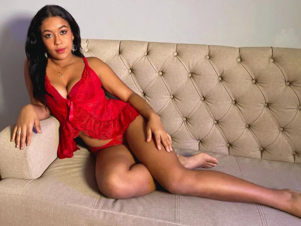 DulceCardenass — I love a mans back and feminine sensuality. I enjoy admiring, teasing, and letting the tension build until desire consumes us.