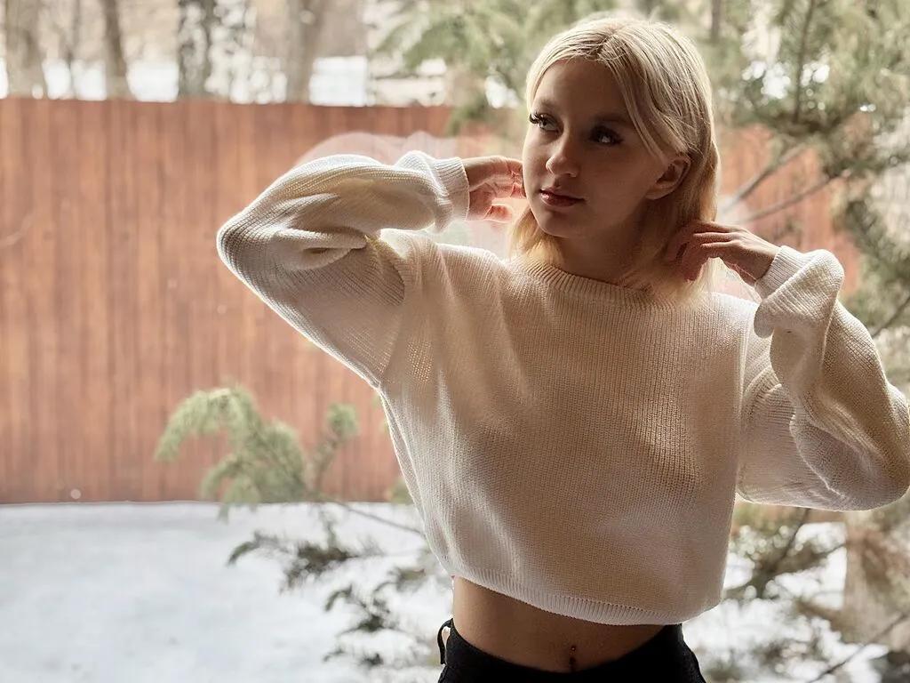 LiveJasmin EllieBraddy is Freechat EllieBraddy — Autumn, music, sleep, good food, evening talks, green tea, soft lights, burgundy lingerie