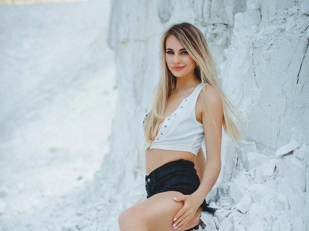 LiveJasmin HannaMo is Freechat HannaMo — I like spend time with people with nice personality and deep soul, who can understand and feel another rerson . I like to laugh, be happy, and enjoy the best moments in life.