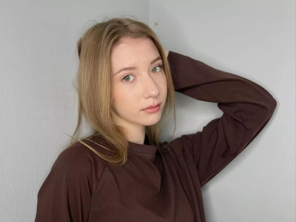 JulianaDarter — I appreciate the beauty, functionality and sincerity in everything that I do and what I see around