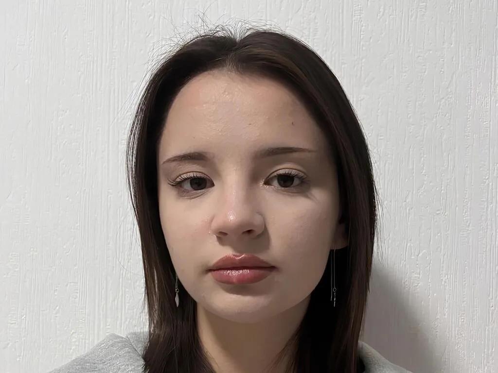 LakenyaDahn — She's into self-development books and light romantic novels, and she has a passion for dancing and experimenting with her style .