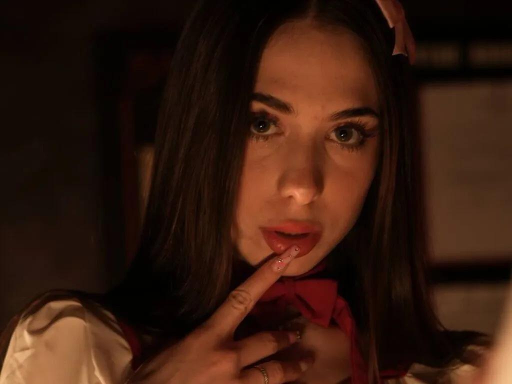 LanaStoness — Kind, generous and confident men.
Smiles, flirting, compliments and warm conversations.
When you make my day better, I try twice as hard 