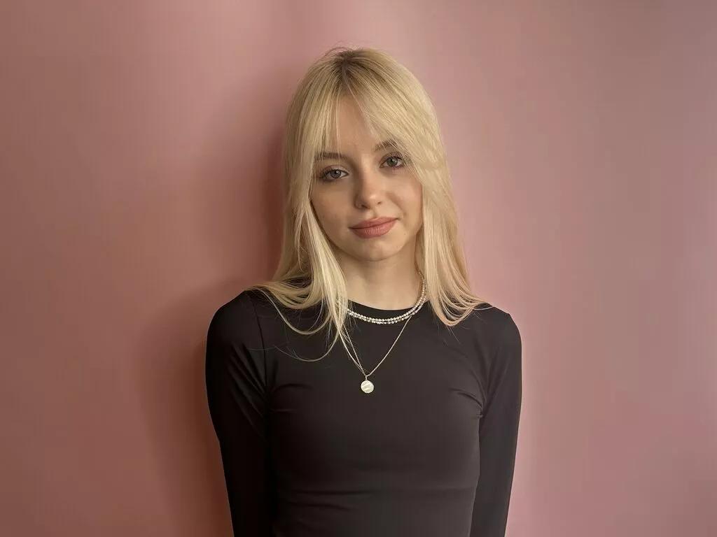 LorettaCovil on LiveJasmin 