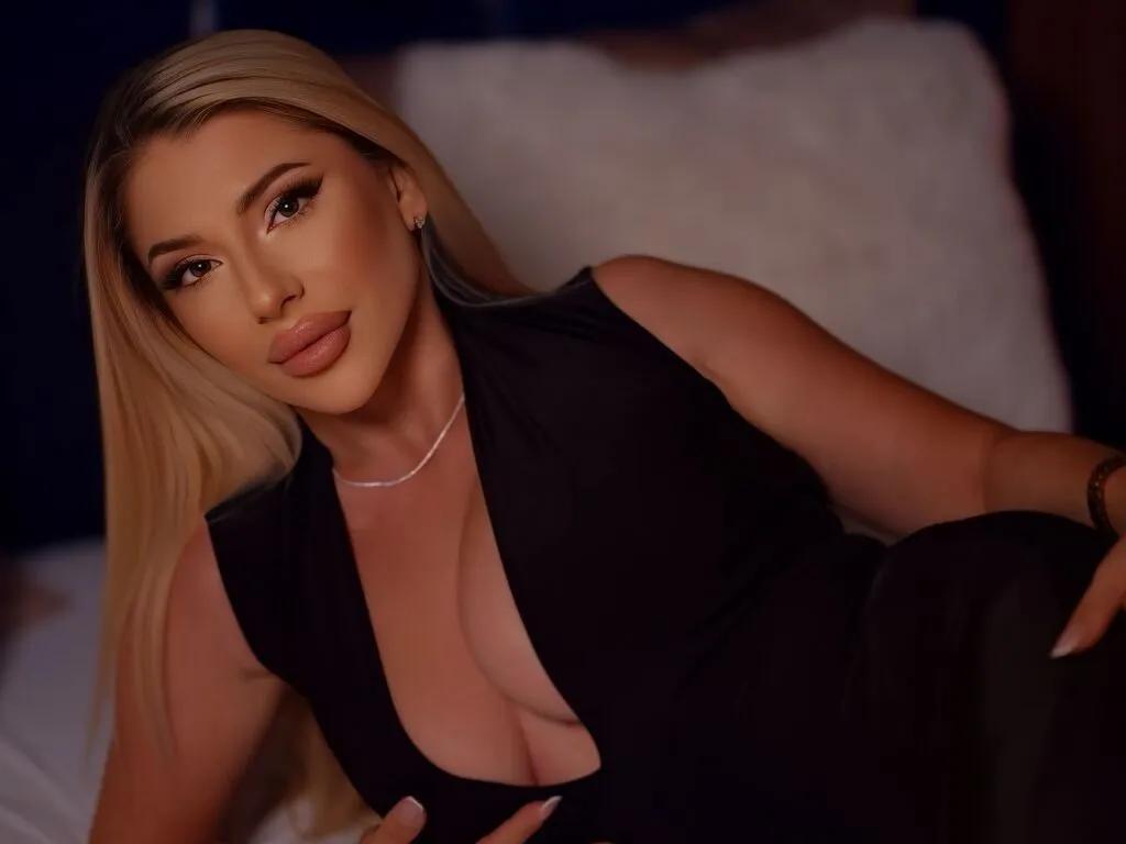 LunaVee — Flirty conversations, genuine connections, late-night adventures, sensual vibes, and making you smile with my playful charm.
