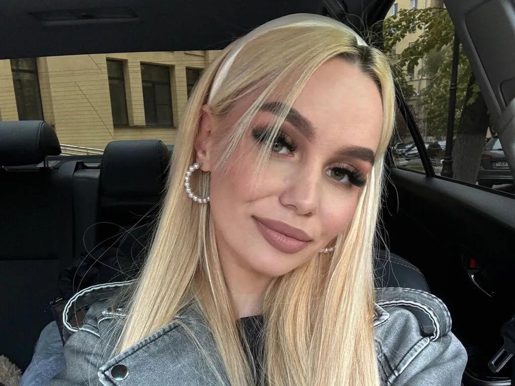 LiveJasmin LynGriscom is Freechat LynGriscom — Most of all I love to walk and fresh air) I love your friends and dancing)