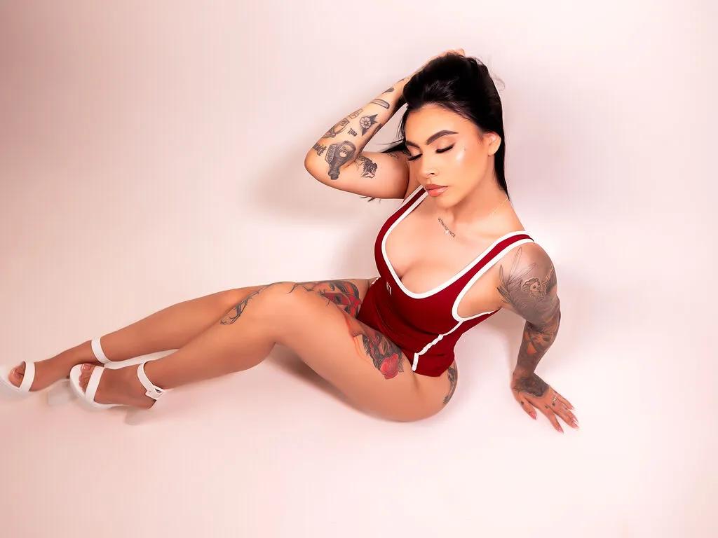 MeghanBlade — I enjoy men who are confident, dominant, and who know how to treat a woman like me: with respect, but also with intensity. Every encounter with me is authentic; come and discover it for yourself.

