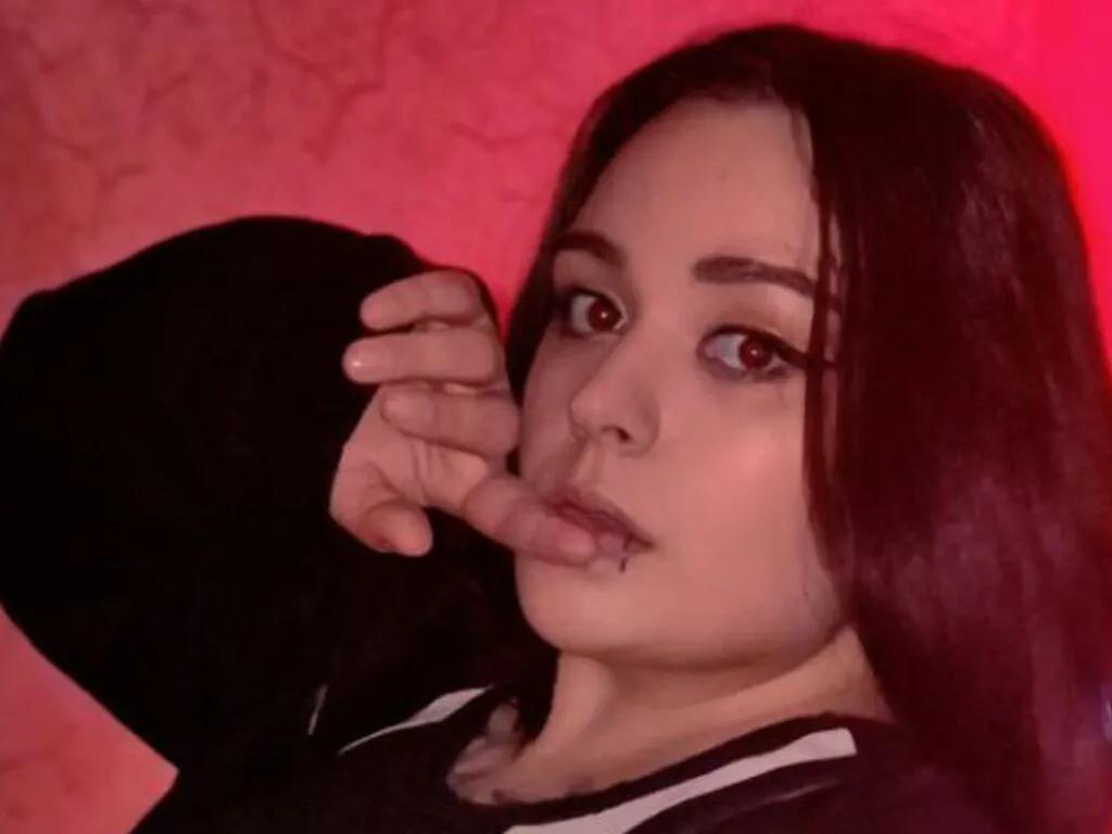 MiaRooss — I love long and romantic walks, bright parties and cool music. I like to do beautiful makeup, beautiful clothes. I believe that this connection is possible even through the screen