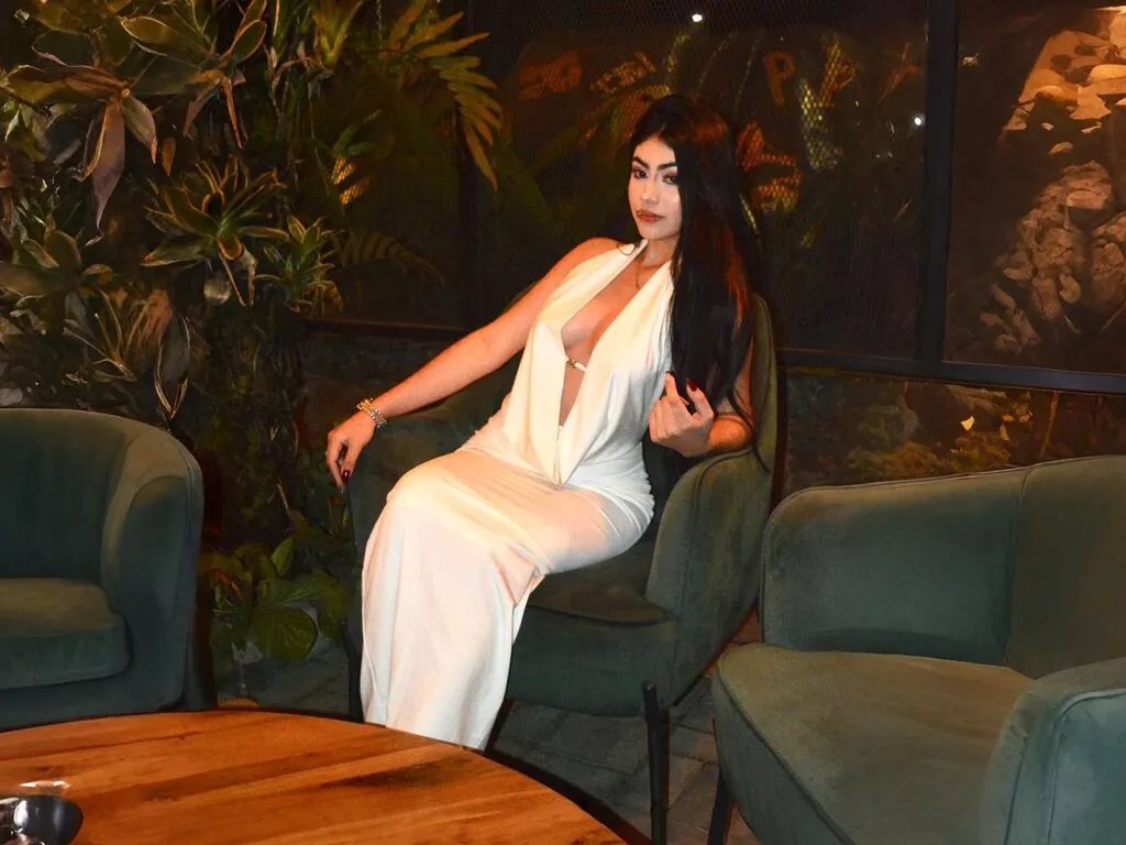 NicoleeFerrer — I really like to enjoy a good reading, read, it is one of our hobbies, I usually go to the gym to relax because I adore sport, a good conversation with wine, or coffee, enjoy the sunsets