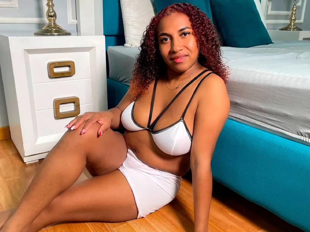 NikkyRoxy — I enjoy admiring, teasing, and letting the tension build until desire consumes us.