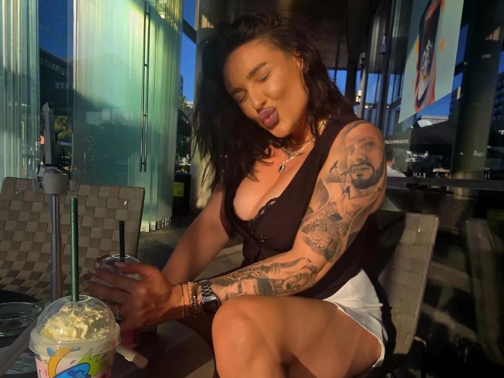 LiveJasmin OksanaBloom is Freechat OksanaBloom — shopping,movies,dancing,reading,riding,sport