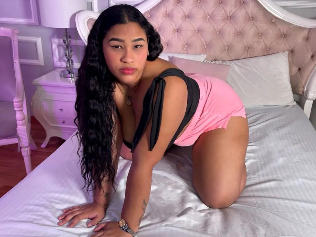RacquelBlake — In my show, you will find a mixture of sweetness, desire, and complicity. I like pleasure to flow naturally, where every glance and word becomes part of the game. I am here to make you feel comfortable, desired, and very excited. It turns me on to...