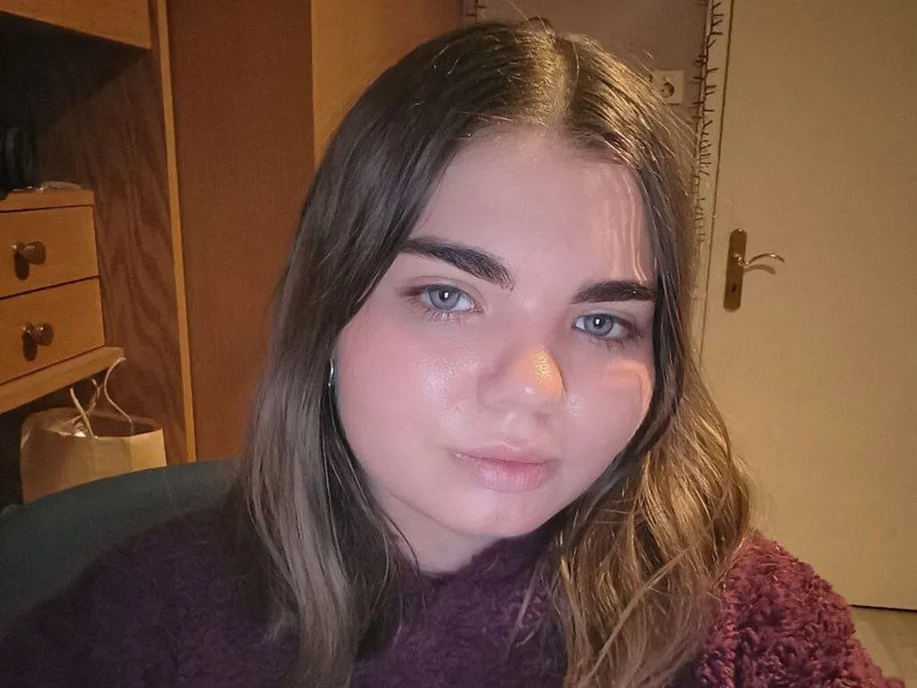 RedaChinzi — My main passion is intensity. Whether it's a perfectly formed guitar riff or truly captivating dialogue. I like it when someone sees not only the outer cover, but is also ready to go down to the 'basement' where the most interesting ideas are...