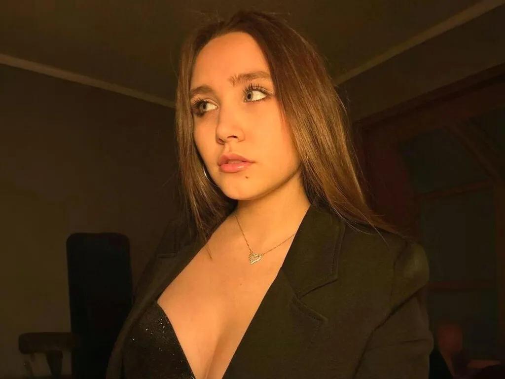 LiveJasmin UdeleBroadhurst is Group UdeleBroadhurst — I also really love animals and especially horses!! I study equestrian sports, and I love the feeling of connecting with nature