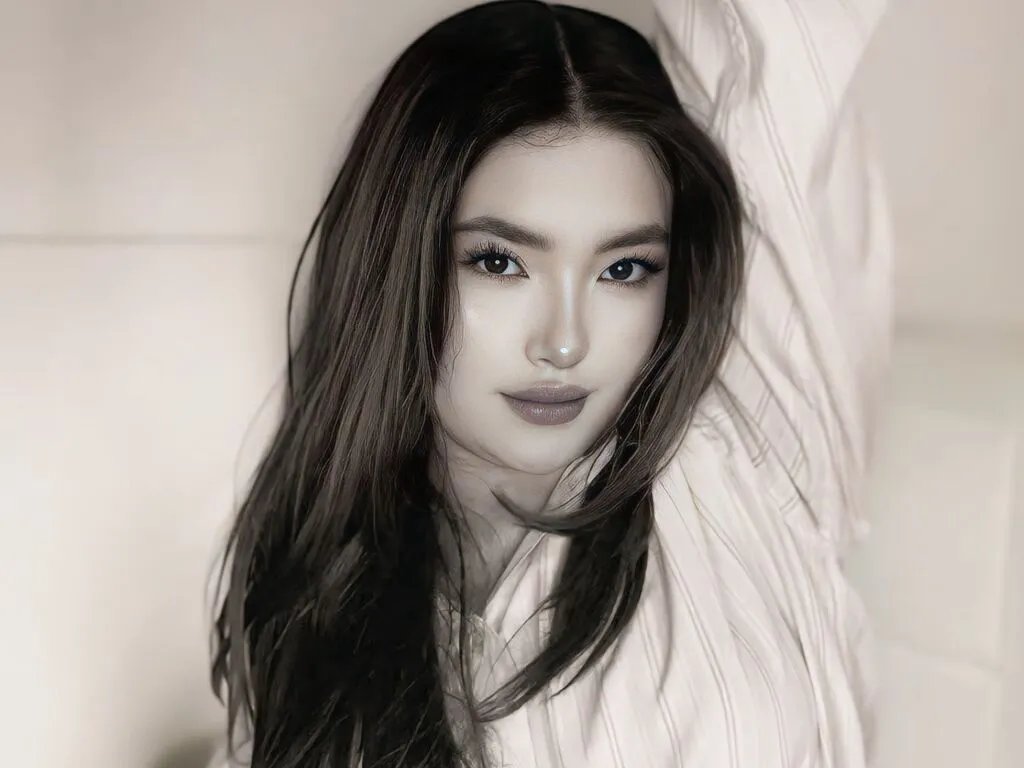 ValeriaEclaire — Being spoiled without asking. I melt with slow teasing, elegant dominance, and mens who know that pleasure is mental before it's physical. Watch me, control me... but do it like a gentleman. 