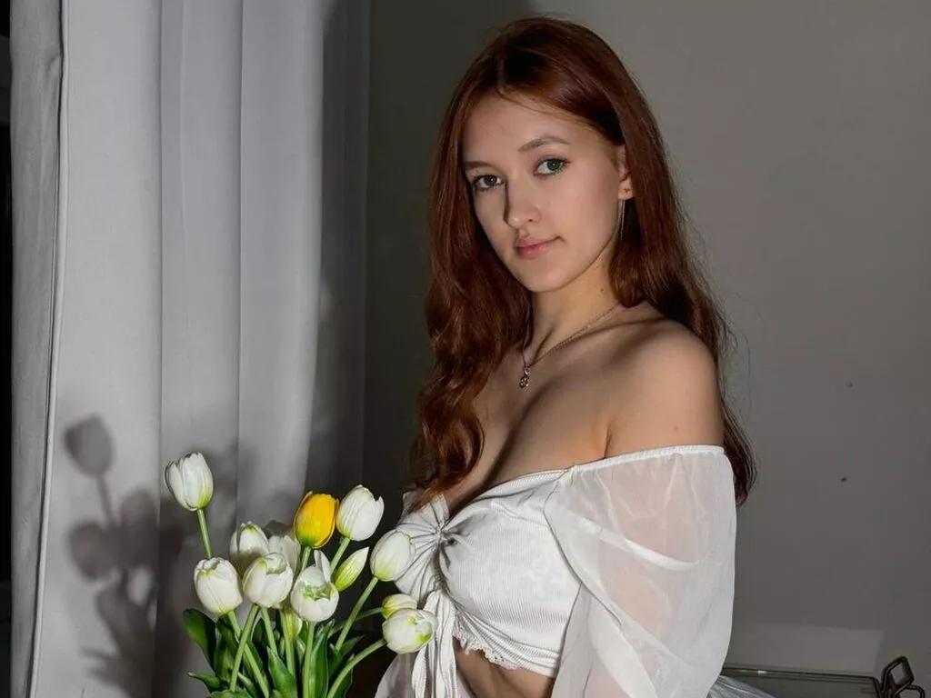 LiveJasmin VeronaGee is Group VeronaGee — I'm into sports, dancing AND DUMPINGS! :D