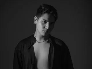 AstaBlack — Here you can find a lot of fun and entertainment, I like to talk about people's fantasies, that makes my mind blow, so don't be shy about telling me your secrets, I dance, I do cum, oil show and much more.