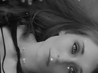 BeautifulAzhh — Sweet Treat????Really Pretty ???? &Really Fun . I'm completely professional, very discreet, open minded and fetish  Expect an enjoyable, respectful experience -- nothing rushed, always professional.